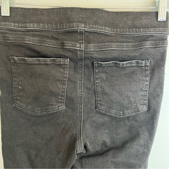 Spanx Womens Pull On Ankle Jeans Jeggings Black Distressed Sz M Skinny Raw Hem - Picture 8 of 9